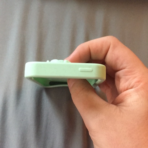 Mint green iPhone 5/5s/se case - Picture 3 of 4